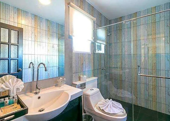 Living Naraa Hotell 2*